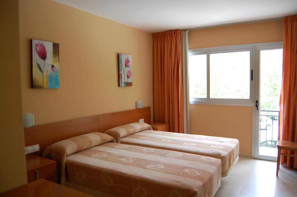 Hostal Cal Siles El Prat de Llobregat Buitenkant foto