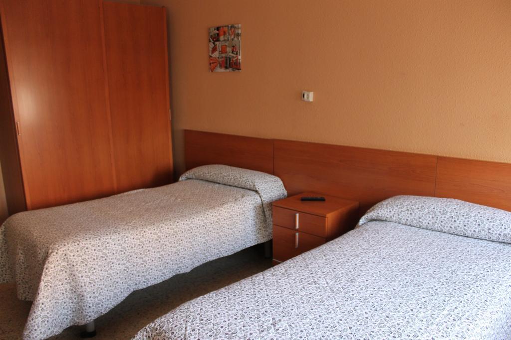 Hostal Cal Siles El Prat de Llobregat Buitenkant foto