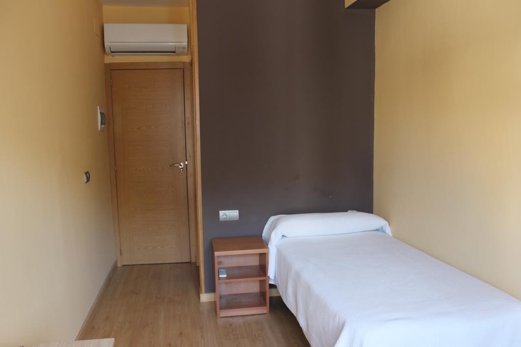 Hostal Cal Siles El Prat de Llobregat Buitenkant foto
