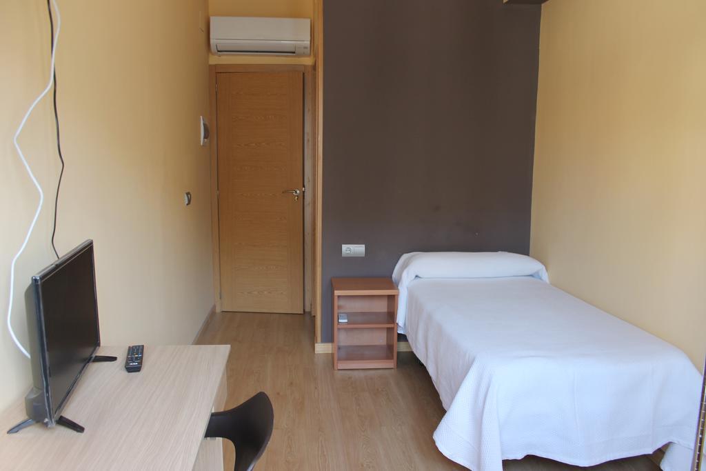 Hostal Cal Siles El Prat de Llobregat Buitenkant foto