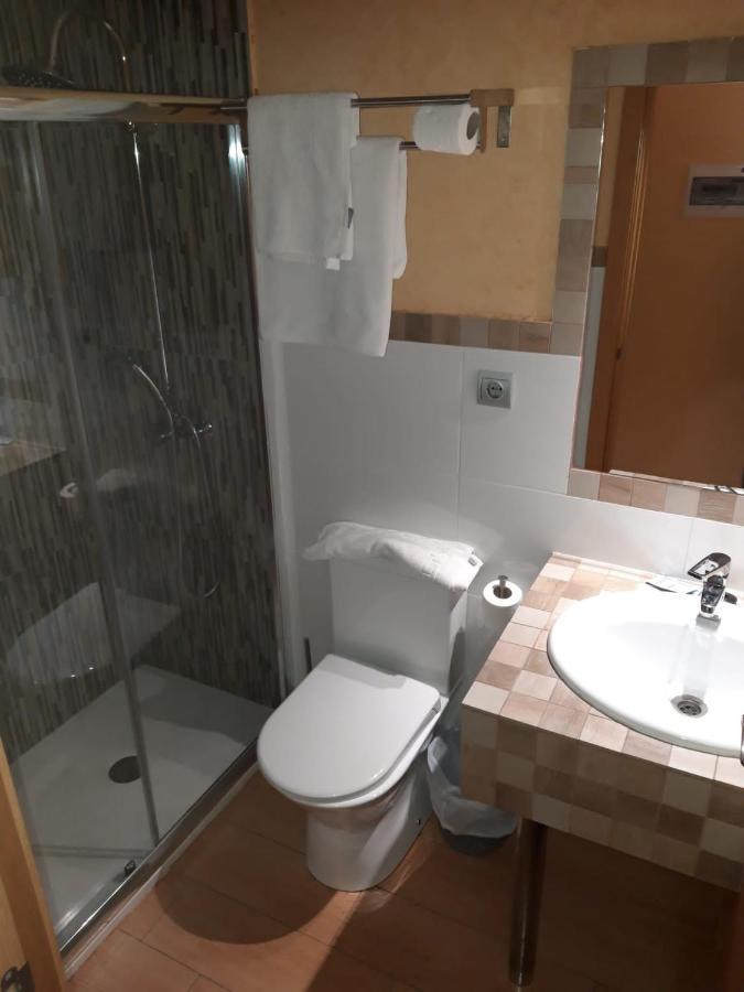 Hostal Cal Siles El Prat de Llobregat Buitenkant foto