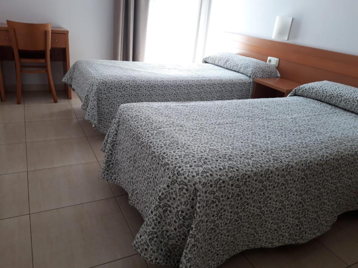 Hostal Cal Siles El Prat de Llobregat Buitenkant foto